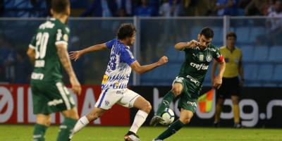 Brasileirão: Palmeiras marca no fim e bate o Avaí na Ressacada
