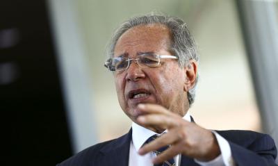 Paulo Guedes defende aumento “modesto e moderado” para Bolsa Família