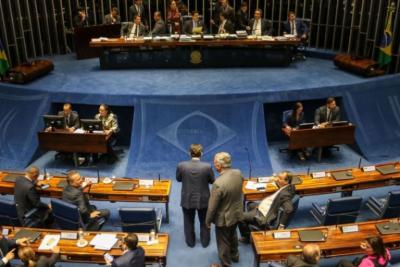 Bolsonaro veta projeto que facilitaria tratamento oral contra câncer 
